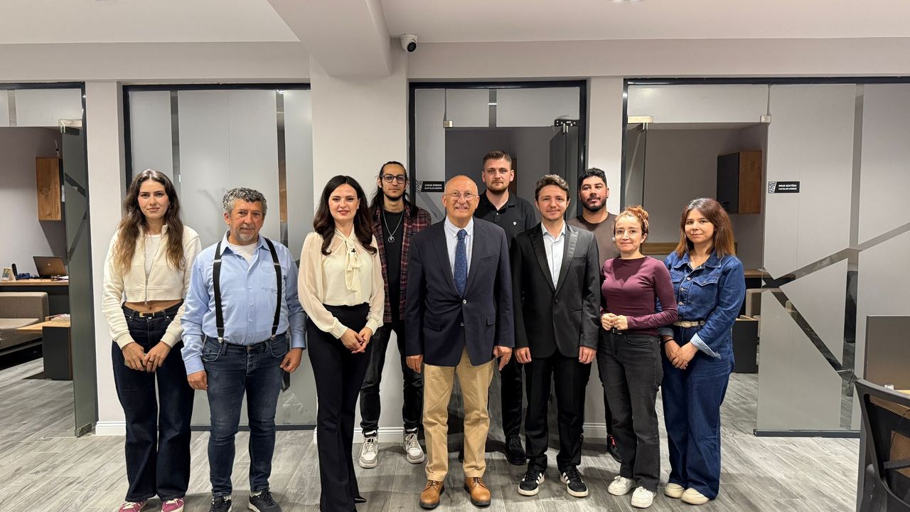 Çakırözer'den Medya 26 Grup'a ziyaret