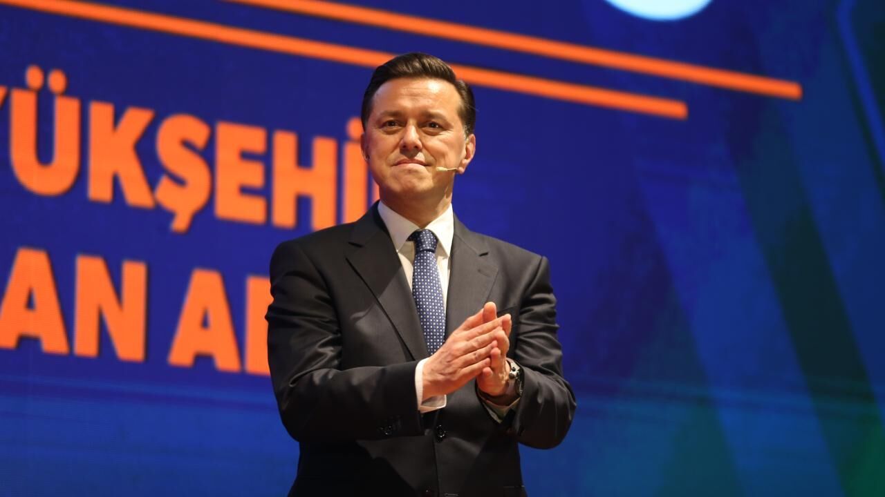 Nebi Hatipoğlu: "Hastane Arazilerini Satmayız, Sattırmayız!"