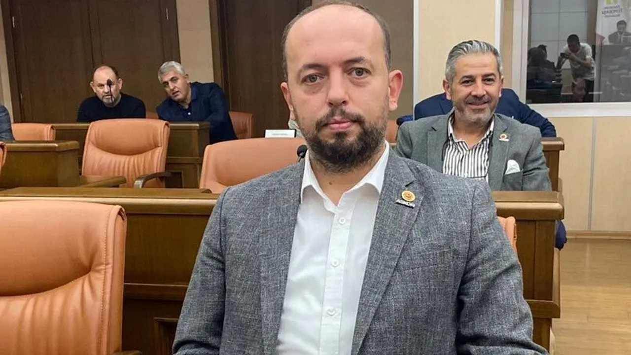 Ünlü, Ataç'ı Soruları Yanıtlamaya Davet Etti
