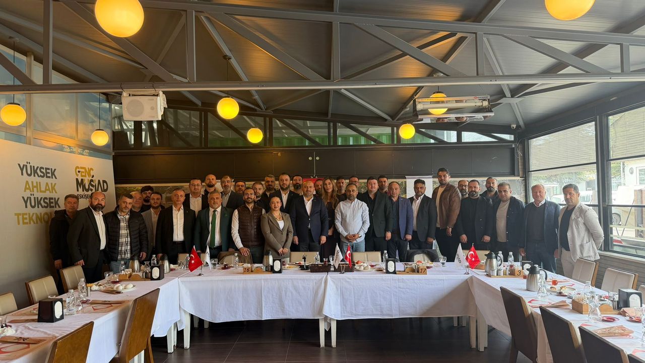 AK Parti Eskişehir İl Başkanı Gürhan Albayrak, MÜSİAD Eskişehir Üyeleriyle Bir Araya Geldi