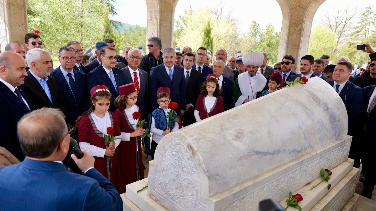 İl Kültür Müdürlüğü ile Ortak Program: Fatih Dönmez, Yunus Emre ve Nasreddin Hoca’yı Anlattı