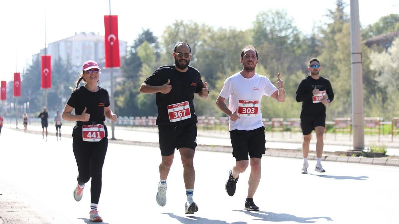 Şükrü Saban Yol Koşusu Odunpazarı’nda Spor Festivali Havası Estirdi