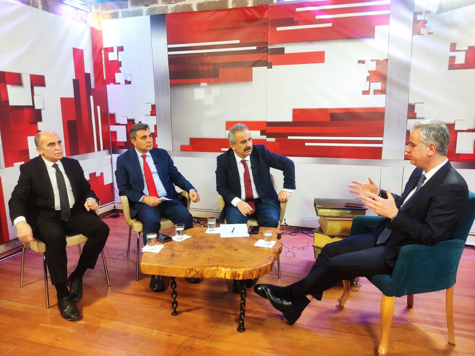 'Kürsü işgali meclis’in itibarına zarar verir'