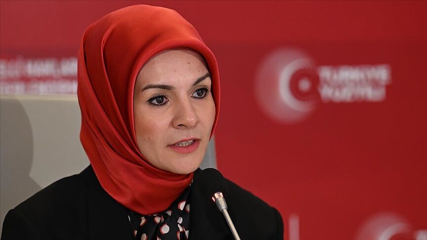 Bakan Göktaş'tan doğum yapan annelere "yeni yıl" ziyareti