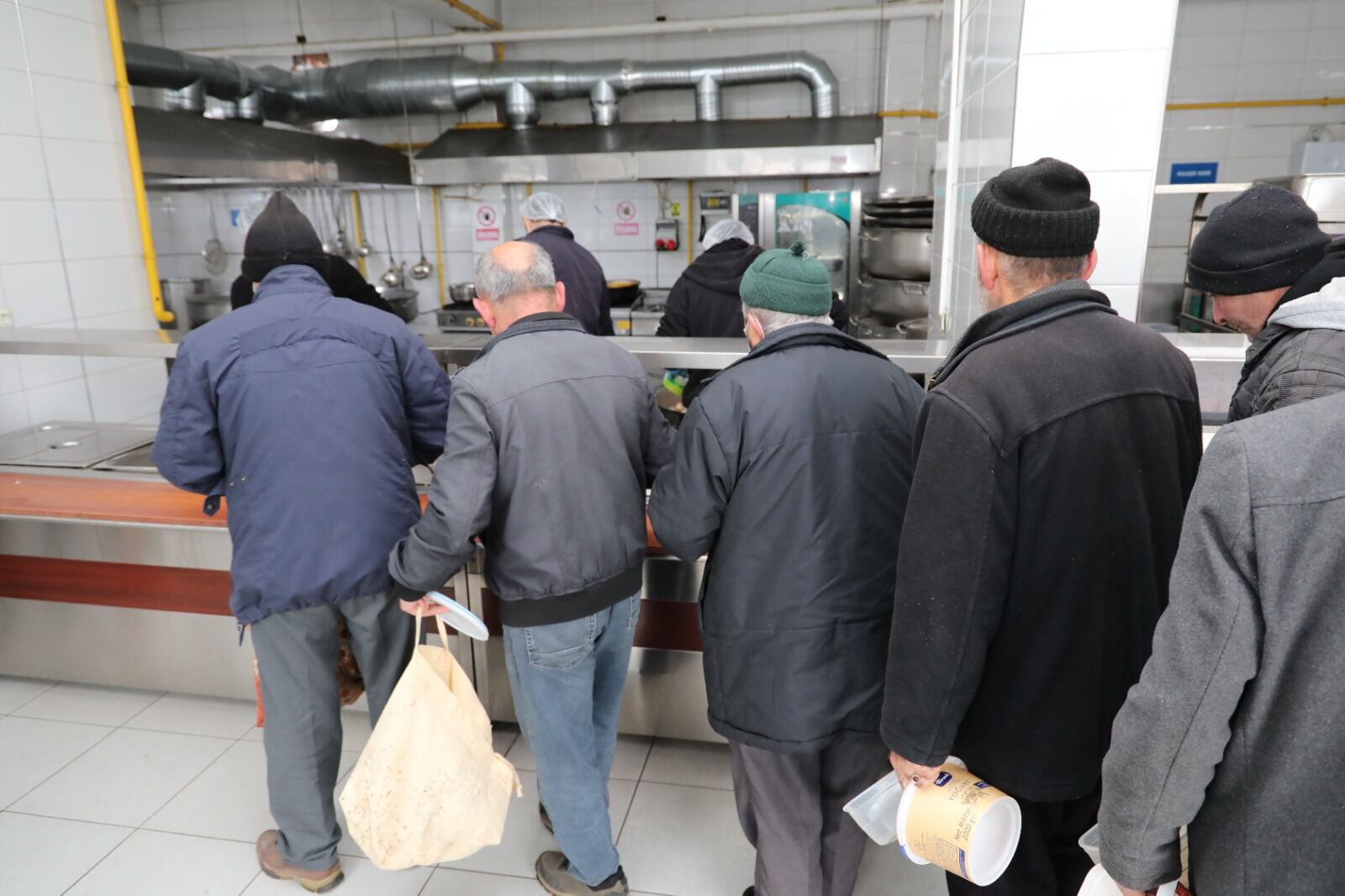Odunpazarı Belediyesi Aşevi, yeni yılda da dayanışmayı sürdürdü