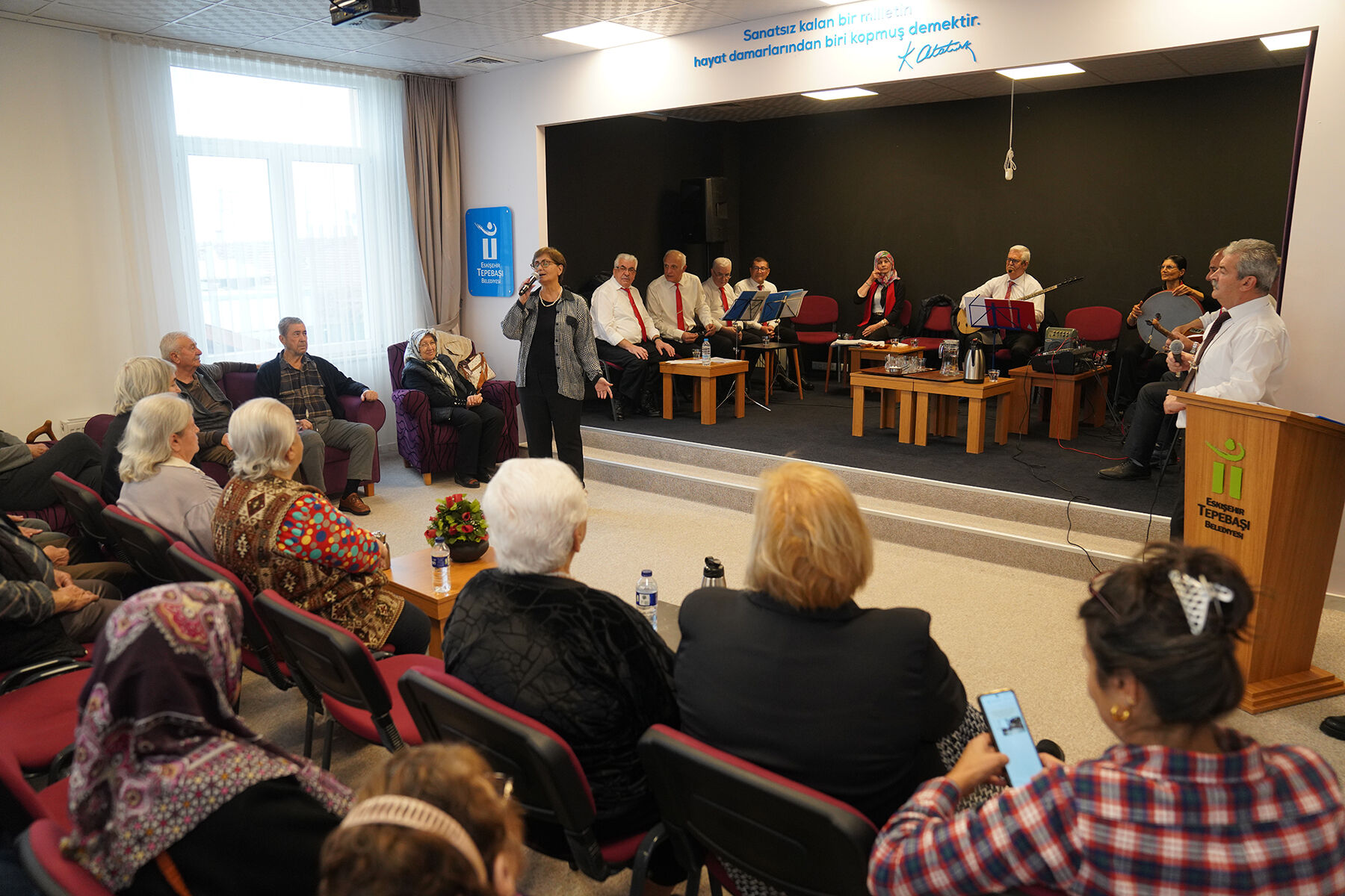 Tepebaşı’nda türkülerle yeni yıl kutlaması: Koro konseri tam not aldı