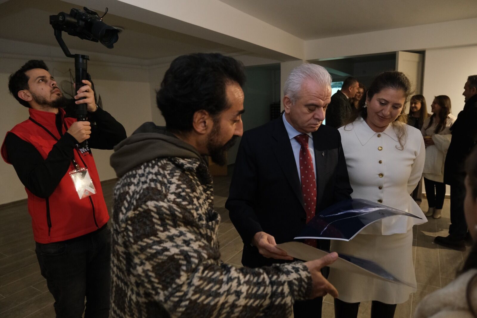 Dora Yapı’da sanat buluşması: ETO yönetimi sergiye katıldı