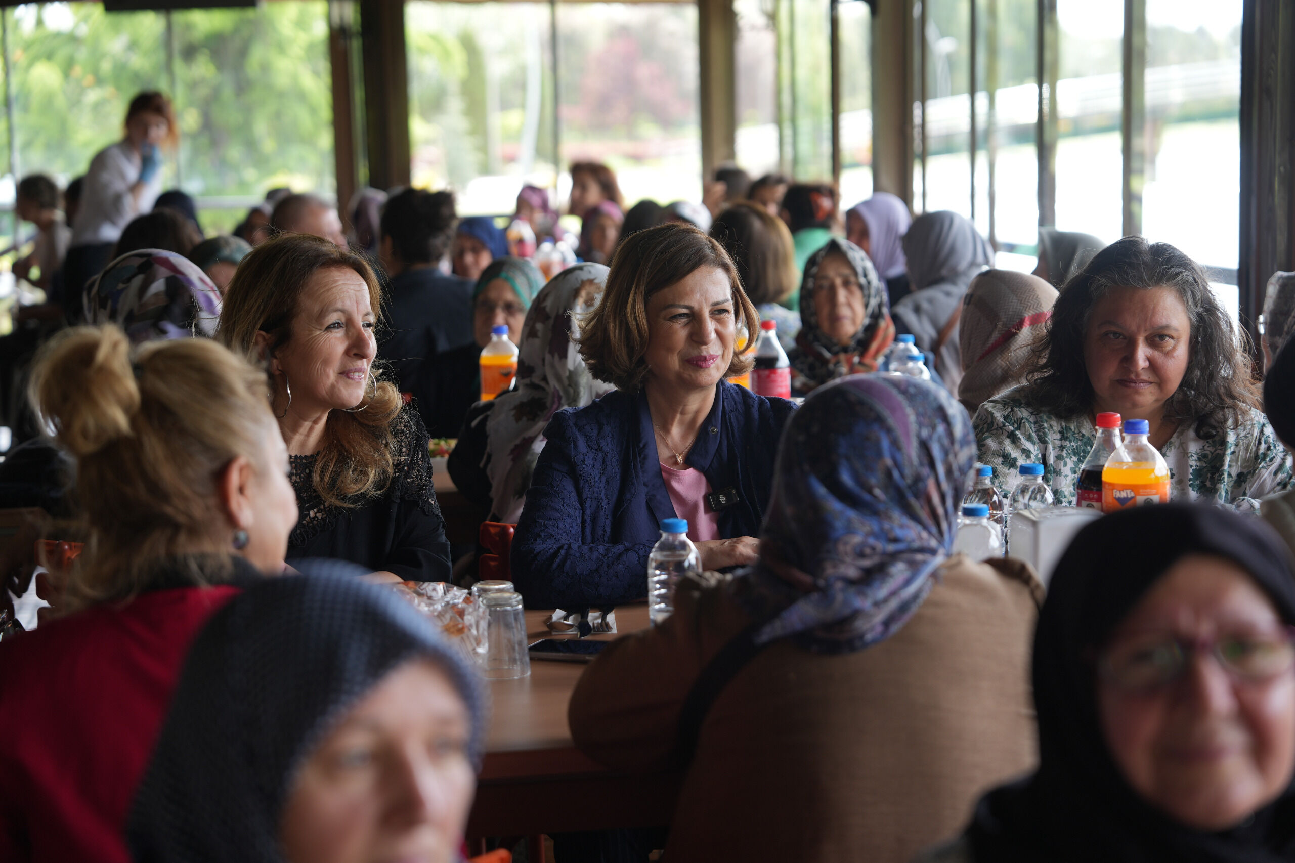 Büyükşehir’den güçlü sosyal destek: Binlerce koli, yüz binlerce öğün, on binlerce vatandaş