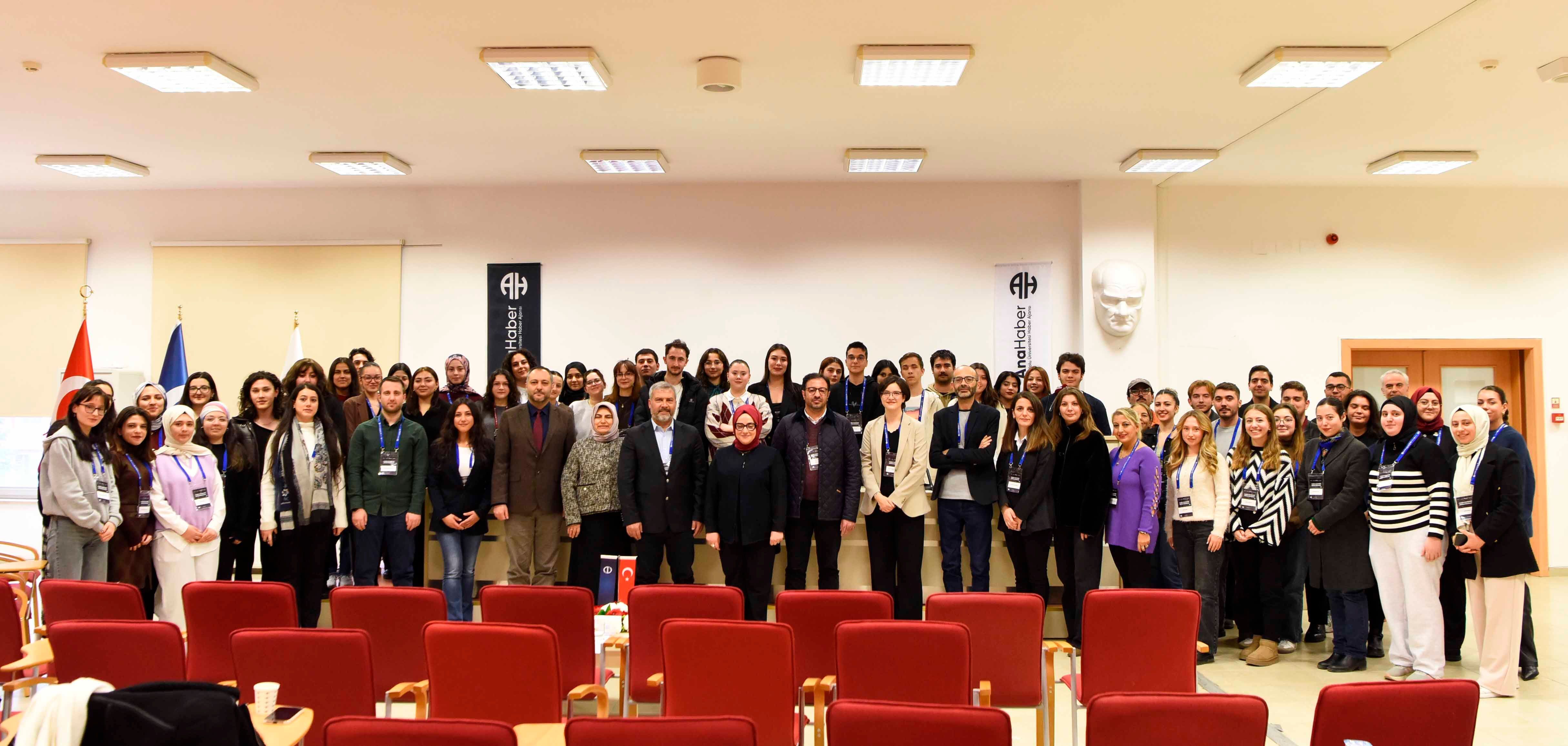 Anadolu Üniversitesi ve Anadolu Ajansı haber akademisini tamamladı