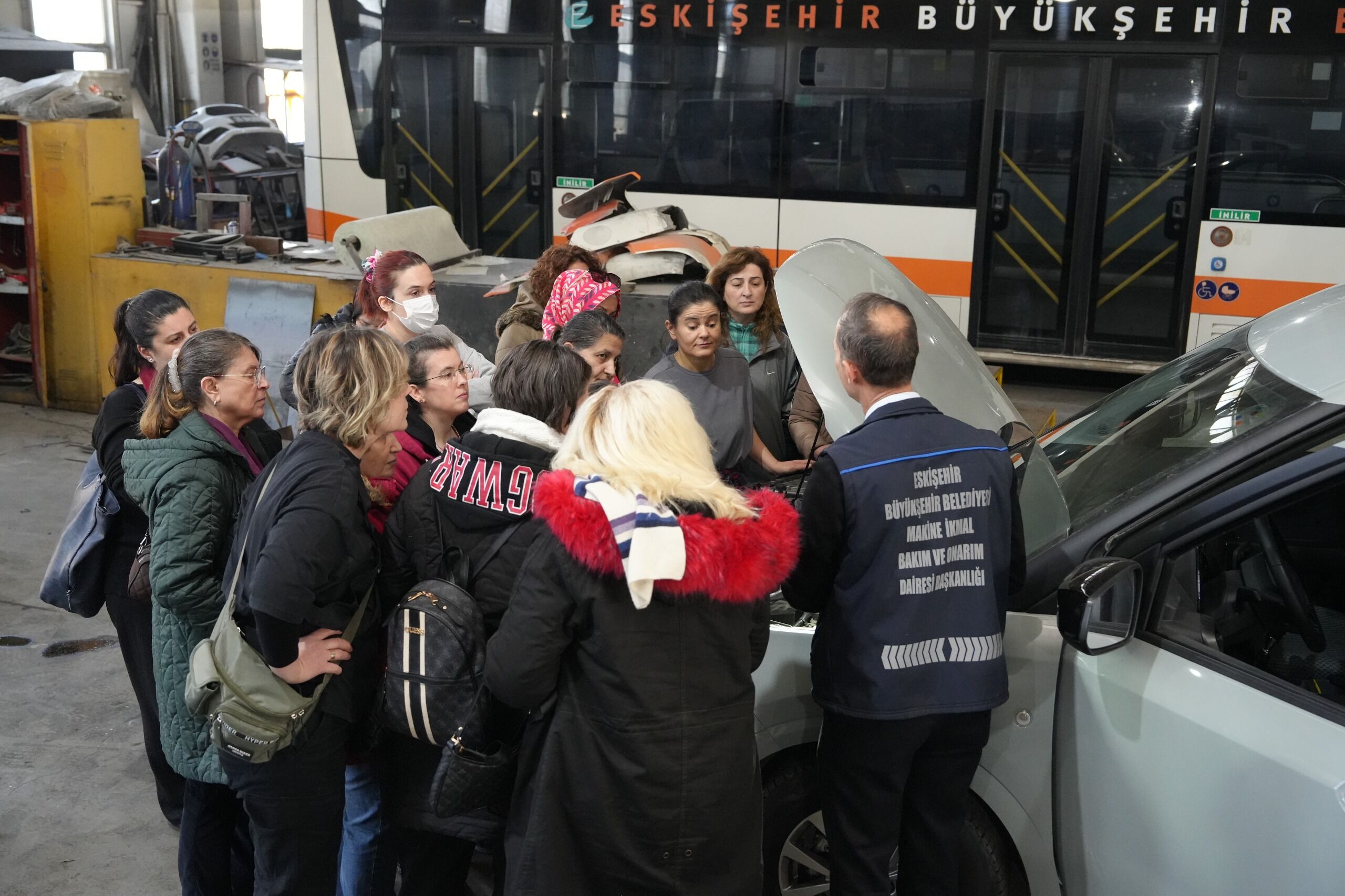 Eskişehir’de kadınlara yönelik araba bakım kursu tamamlandı