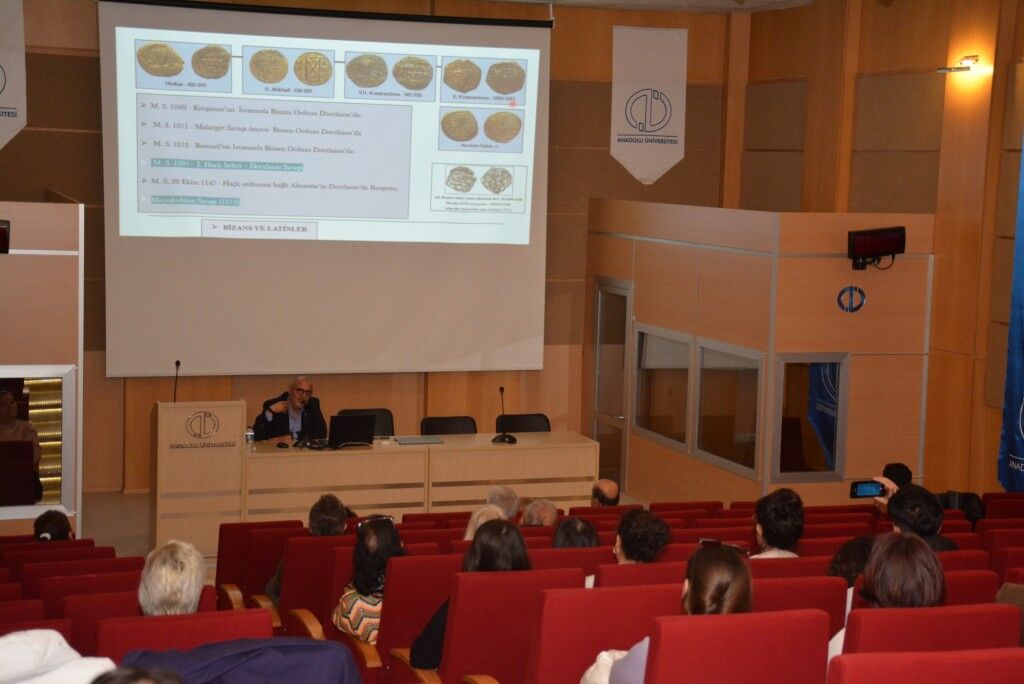Edebiyat Fakültesi’nde Karacahisar Kalesi Örneğinde Arkeoloji ve Tarih Bağlamı semineri düzenlendi