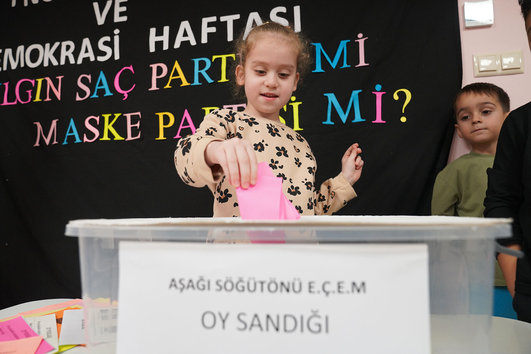 Minikler demokrasiyle tanıştı: Tepebaşı’nda oy kullanma etkinliği