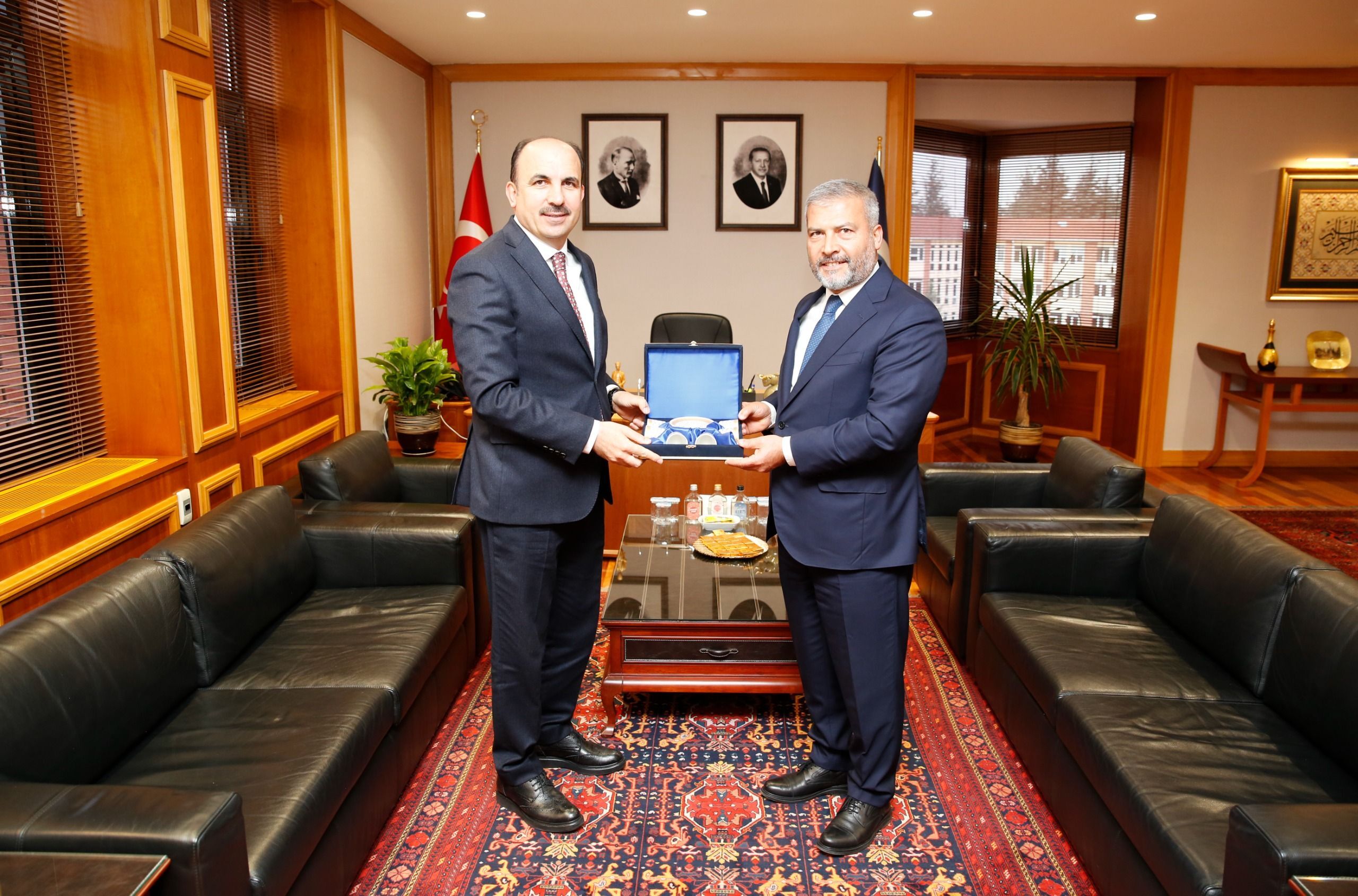 Konya Büyükşehir Belediye Başkanı, Anadolu Üniversitesi Rektörü Adıgüzel’i ziyaret etti