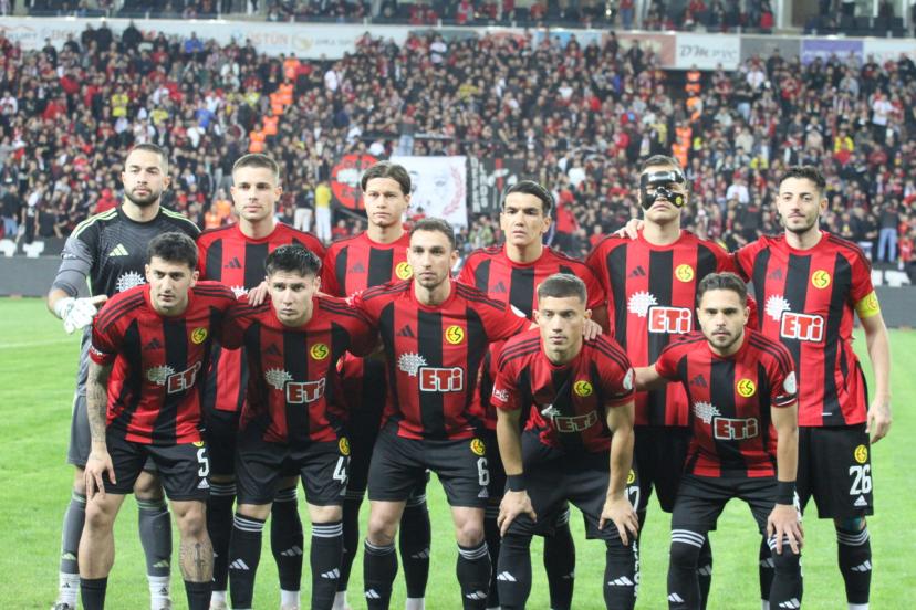 Kırmızı Şimşekler Kritik Karşıyaka Maçına Kilitlendi