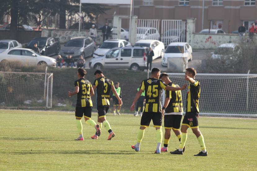 2 Eylülspor ve Bozanspor Üç Puan İçin Sahada