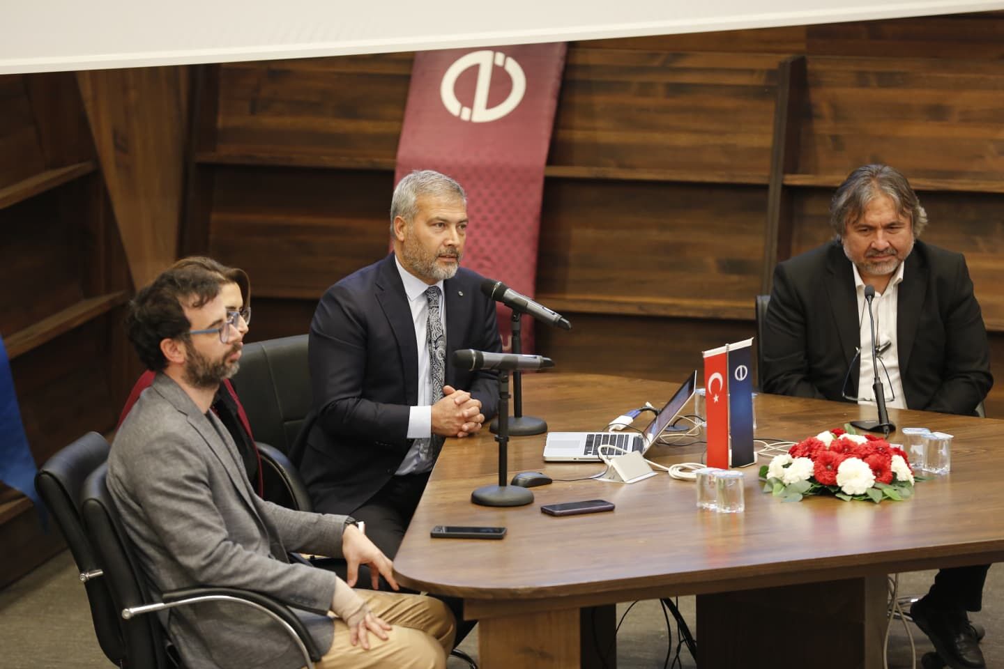 64 kulüp, tek çatı: Rektör Adıgüzel öğrencilerle bir araya geldi