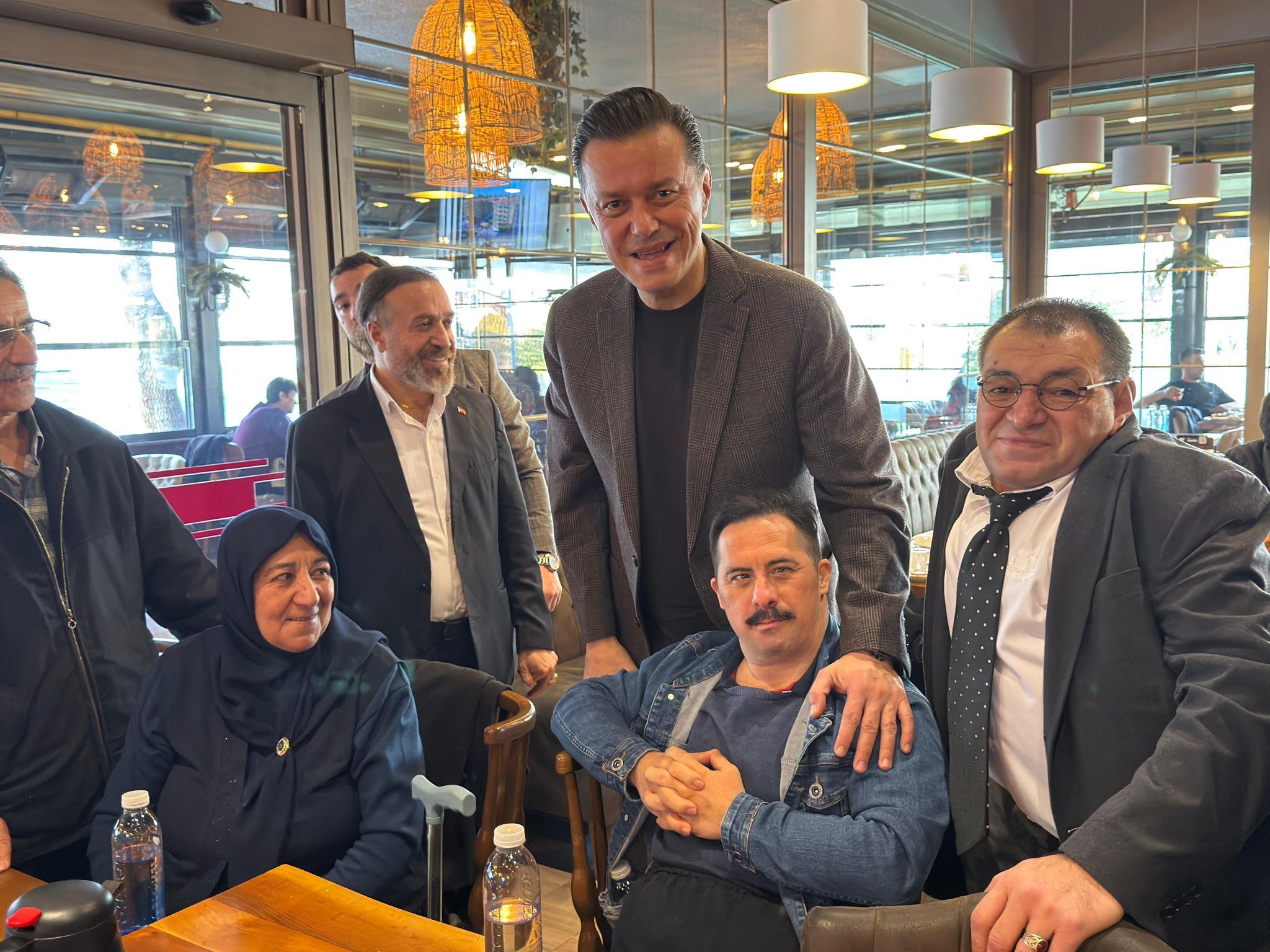 AK Parti’den engelli vatandaşlarla kahvaltı buluşması