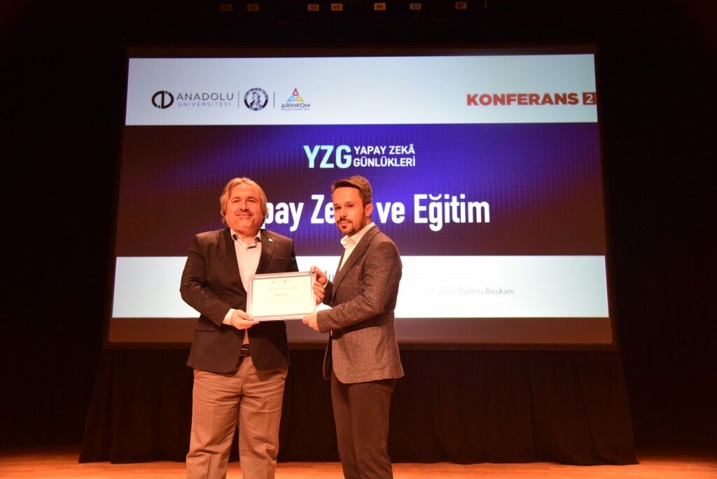 Anadolu Üniversitesi’nde “Yapay Zekâ ve Eğitim” Konferansı Düzenlendi