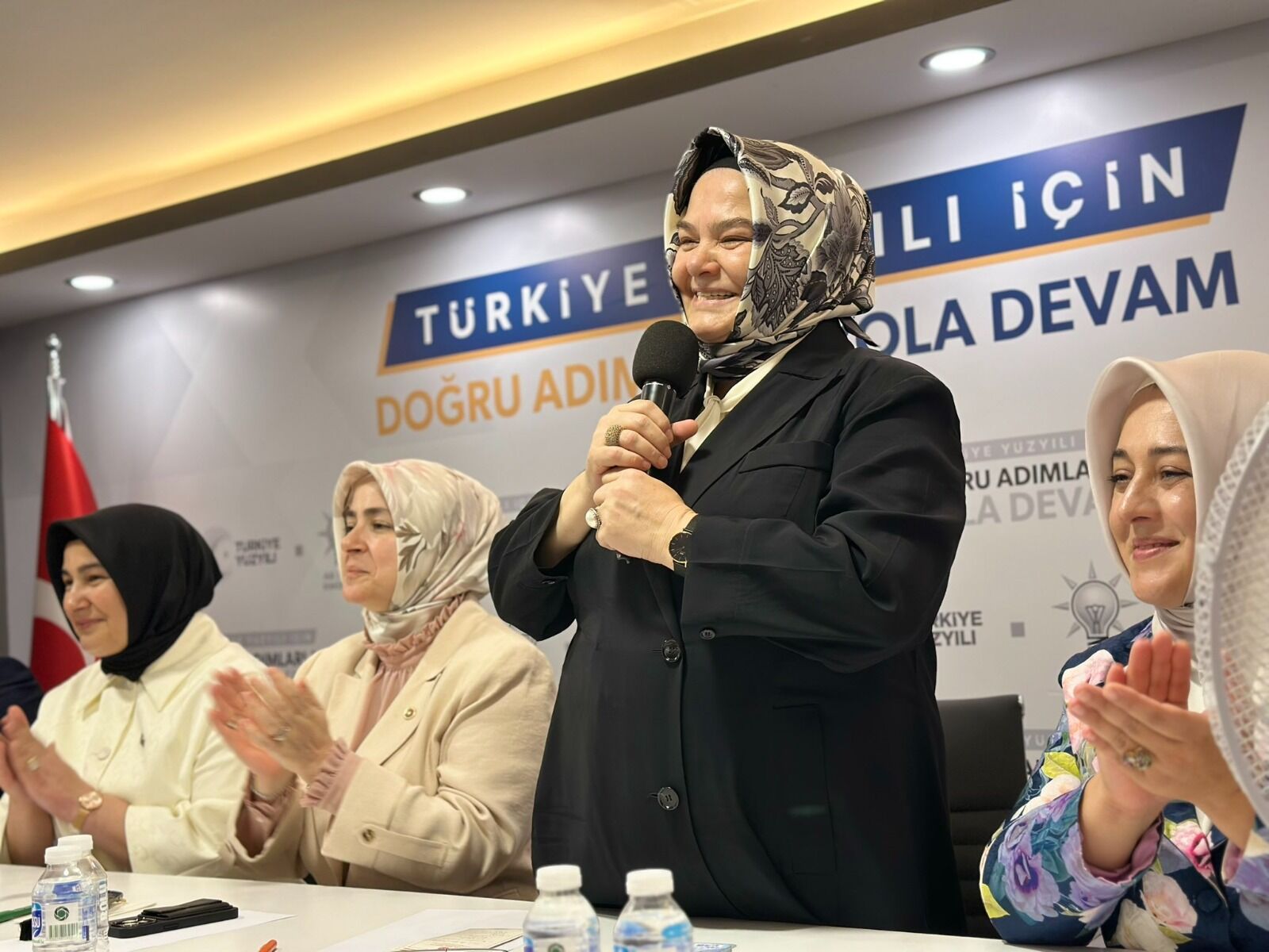 Nice Mutlu Yıllara Vekil Anne Ayşen Gürcan