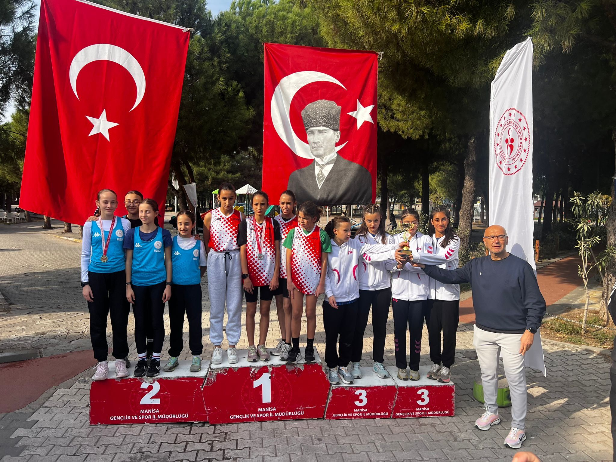 BÜYÜKŞEHİR ATLETİZM TAKIMI SEZONA FIRTINA GİBİ BAŞLADI