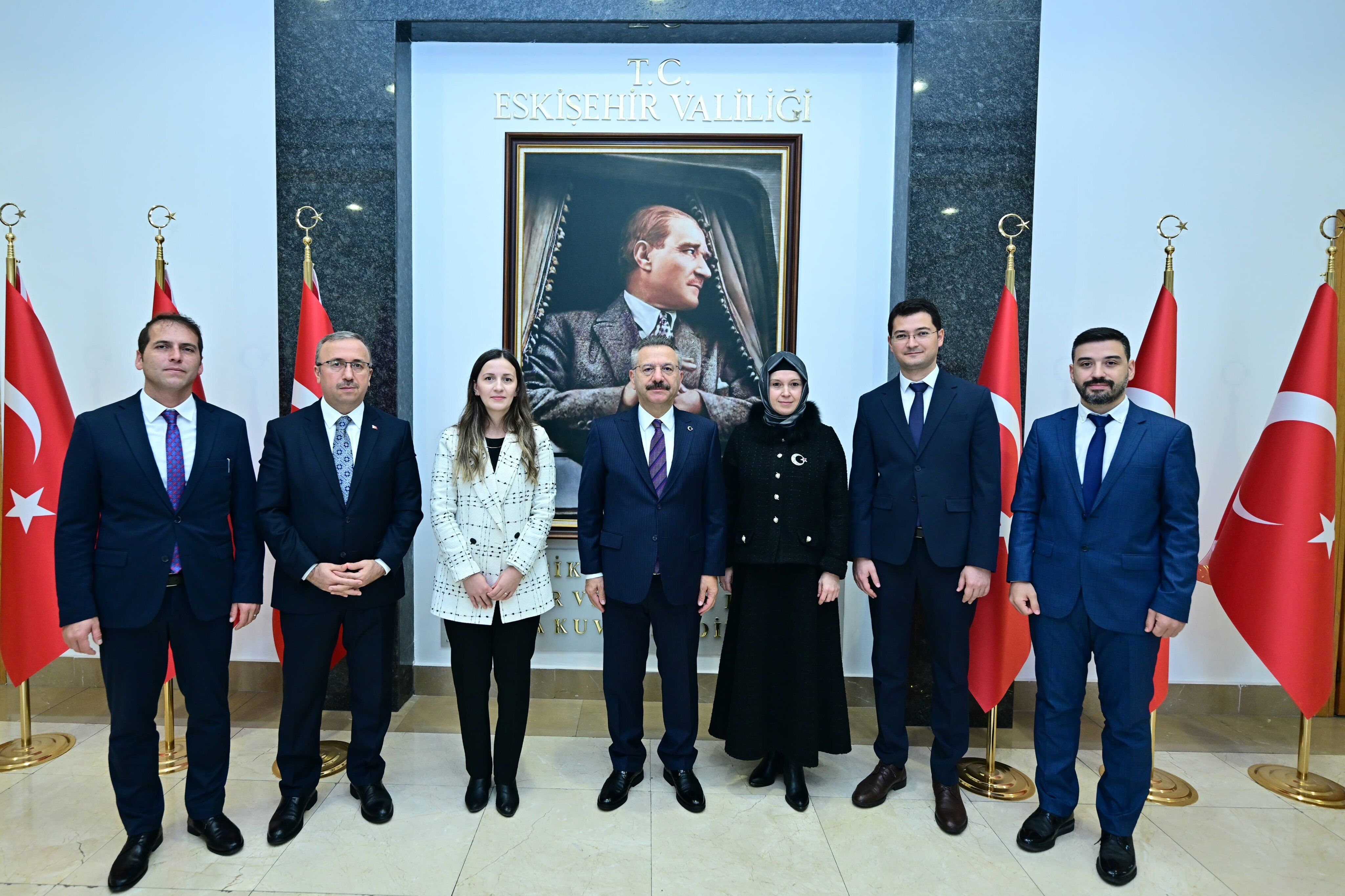 Eskişehir Valisi Hüseyin Aksoy’tan Öğretmenler Günü Mesajı