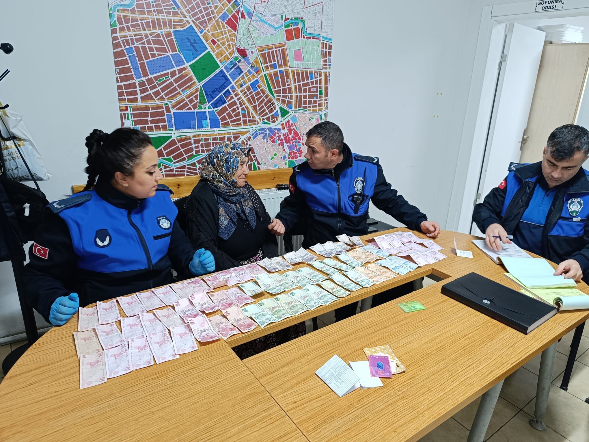 Odunpazarı Zabıtasından Dilencilere Geçit Yok