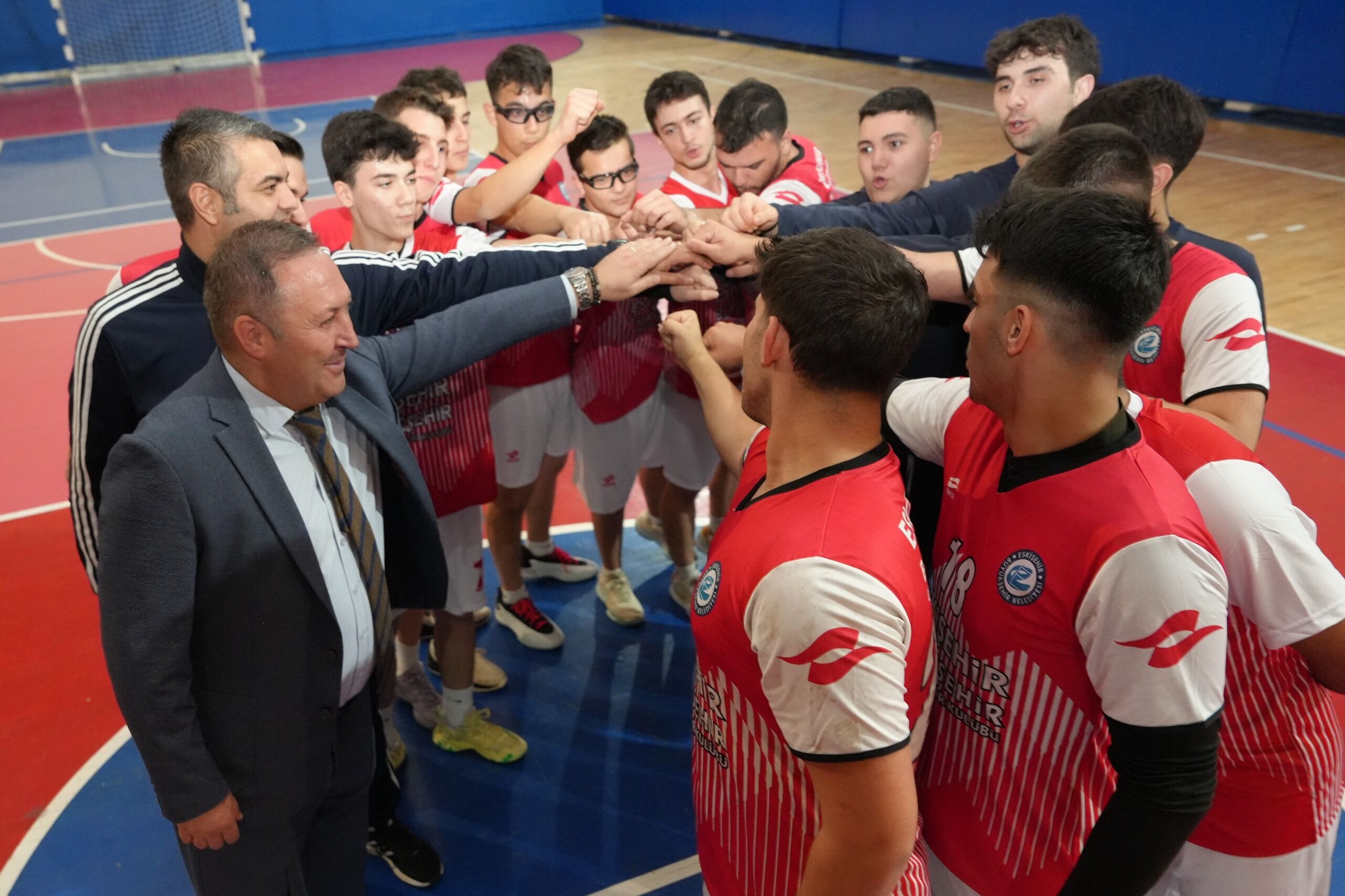 Eskişehir Büyükşehir Spor Kulübü Hentbol Takımı Zafer Peşinde