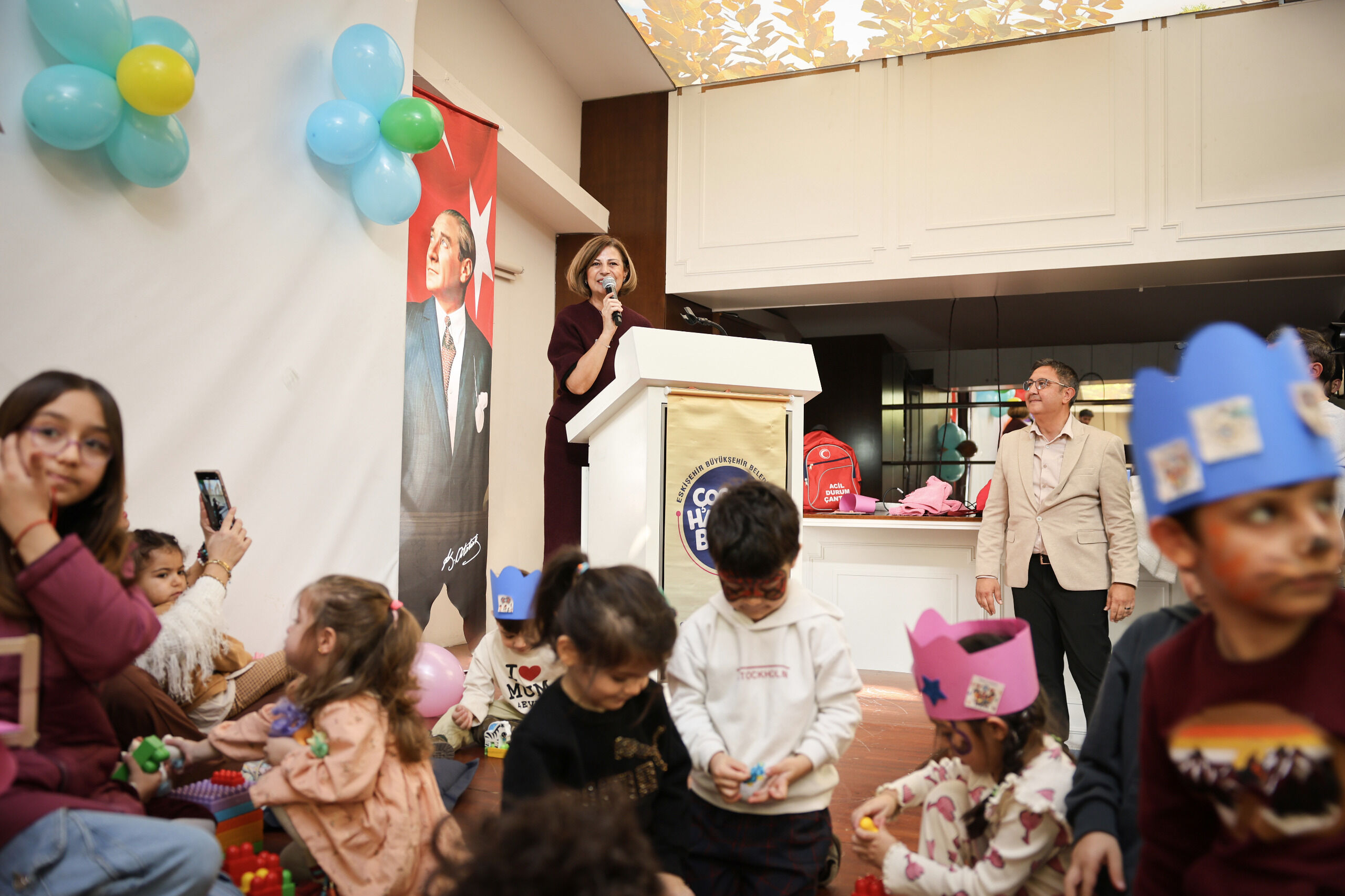 Başkan Ünlüce, Çocuk Hakları Şenliği’nde Miniklerle Buluştu