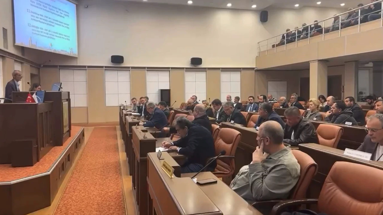 AK Partili Şimşek’ten Tepki: Okulların Katı Atık Vergisi 4 Kat Yükseltildi
