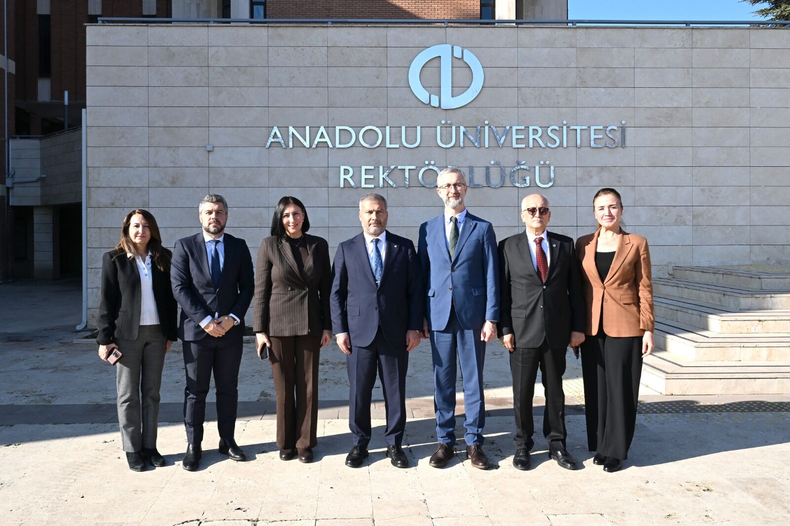 Ukrayna’nın Ankara Büyükelçisi Nariman Celal’den Anadolu Üniversitesine ziyaret