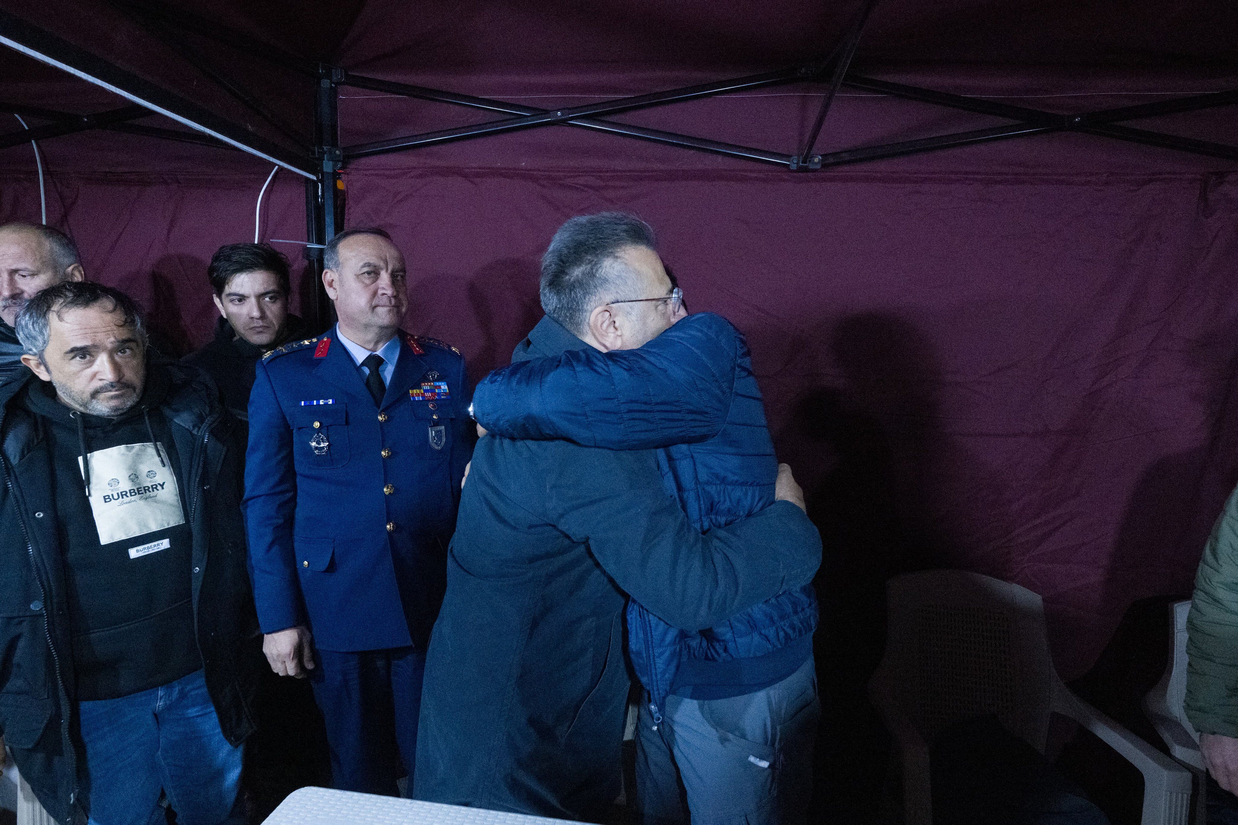 Eskişehir Valisi Aksoy, Şehit Üsteğmen Emre Mercan’ın Ailesini Ziyaret Etti