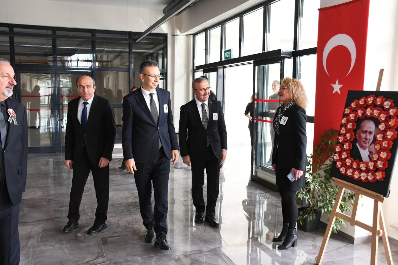 “Atatürk’ün İzinde” Programı Duygu Dolu Anlara Sahne Oldu