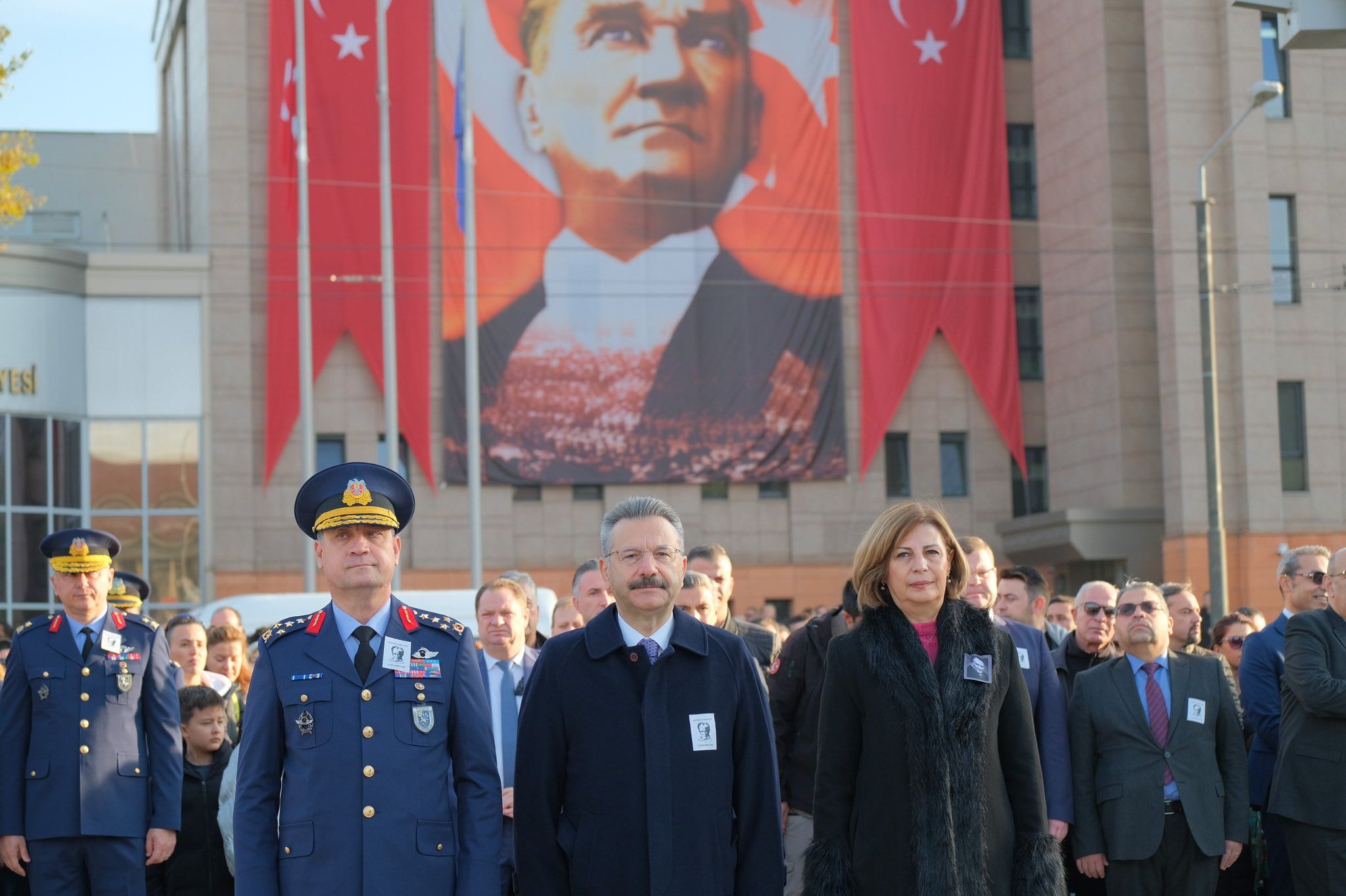 “Geçmiş Değil, Bugün Gibi Yaşıyoruz Hala Seni”
