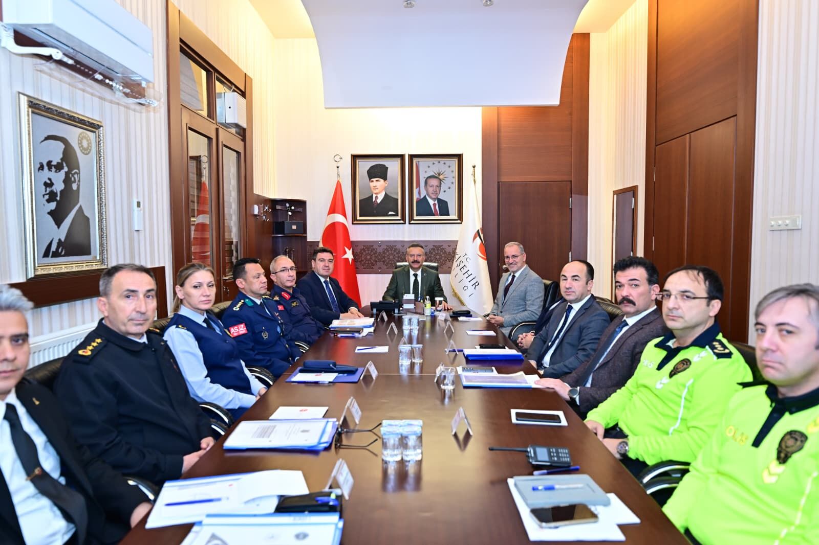 İl Güvenlik ve Asayiş Koordinasyon Toplantısı, Vali Aksoy Başkanlığında Gerçekleştirildi