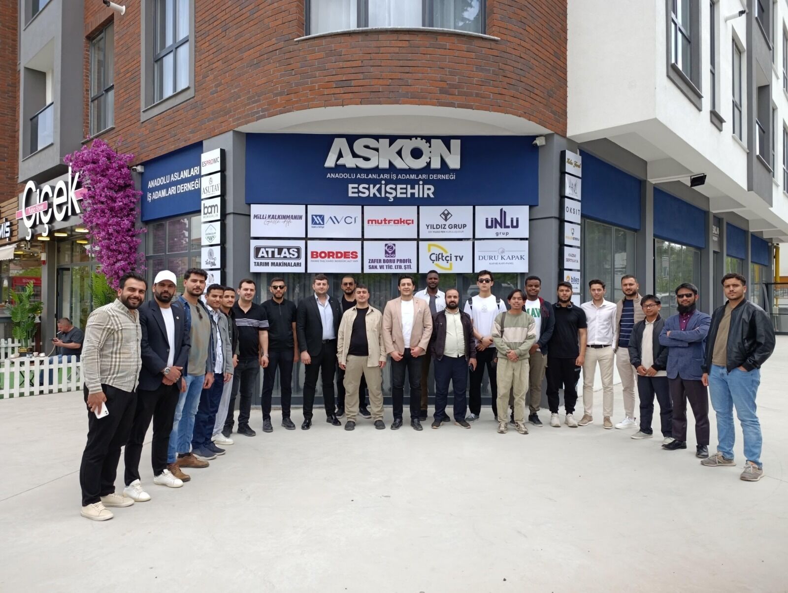 Genç ASKON Eskişehir tüm şehre dokunuyor