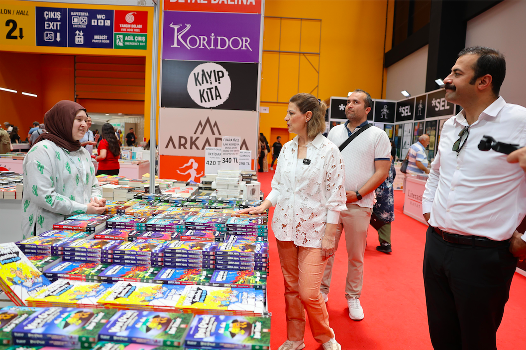Başkan Ünlüce’den Kitap Fuarı ziyareti