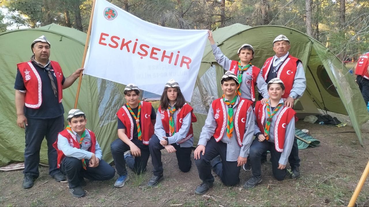 Minik İzciler 57’nci Alay'ın izinden yürüdü