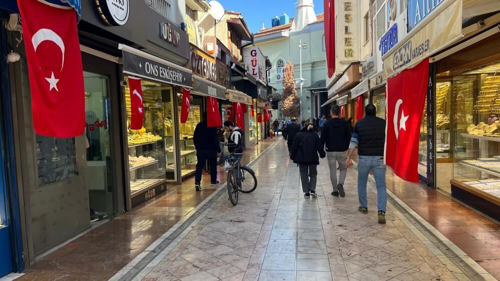 Türk Bayrağı her yerde dalgalanıyor