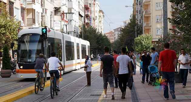Eskişehir'de nüfus ve yıllık ortalama nüfus artış hızları aktarıldı