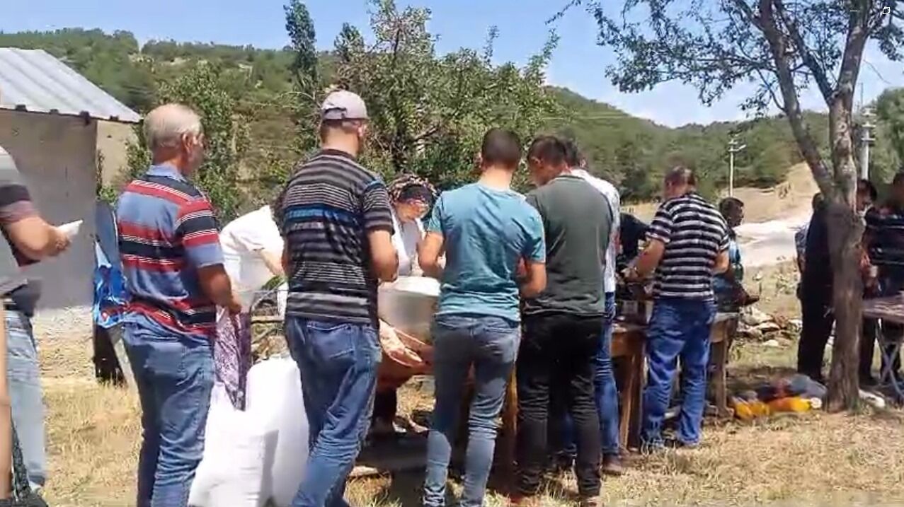 Karaçalık Mahallesi'nde Muharrem yemeği ve aşure
