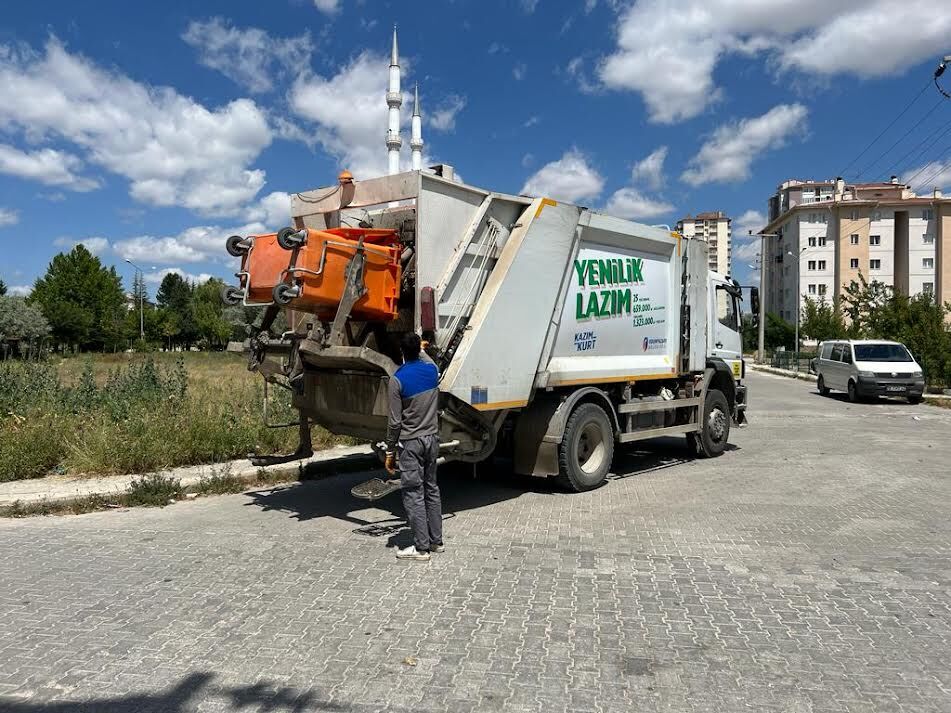 Çöp çıkartma saatlerine dikkat!