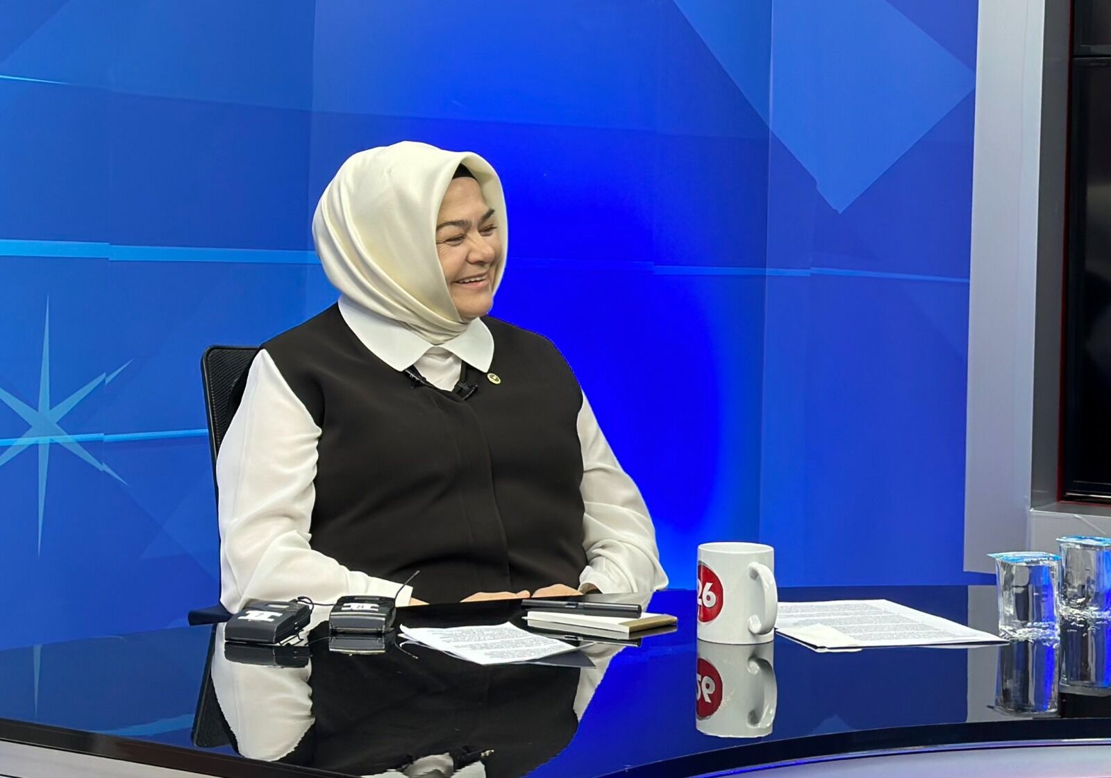 Parlayan kişileri aşağıya çekmede çok mahiriz