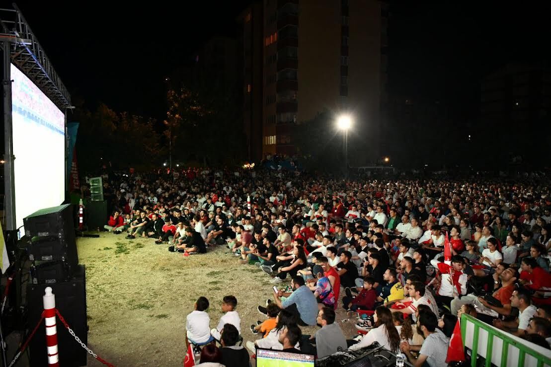 Milli Maç heyecanı yaşandı