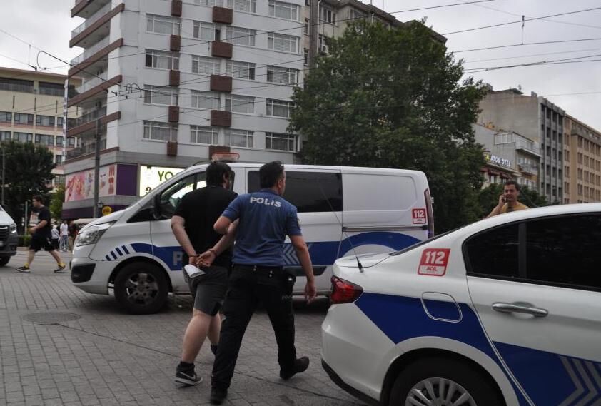 Polislere savcı tanıdığını söyledi