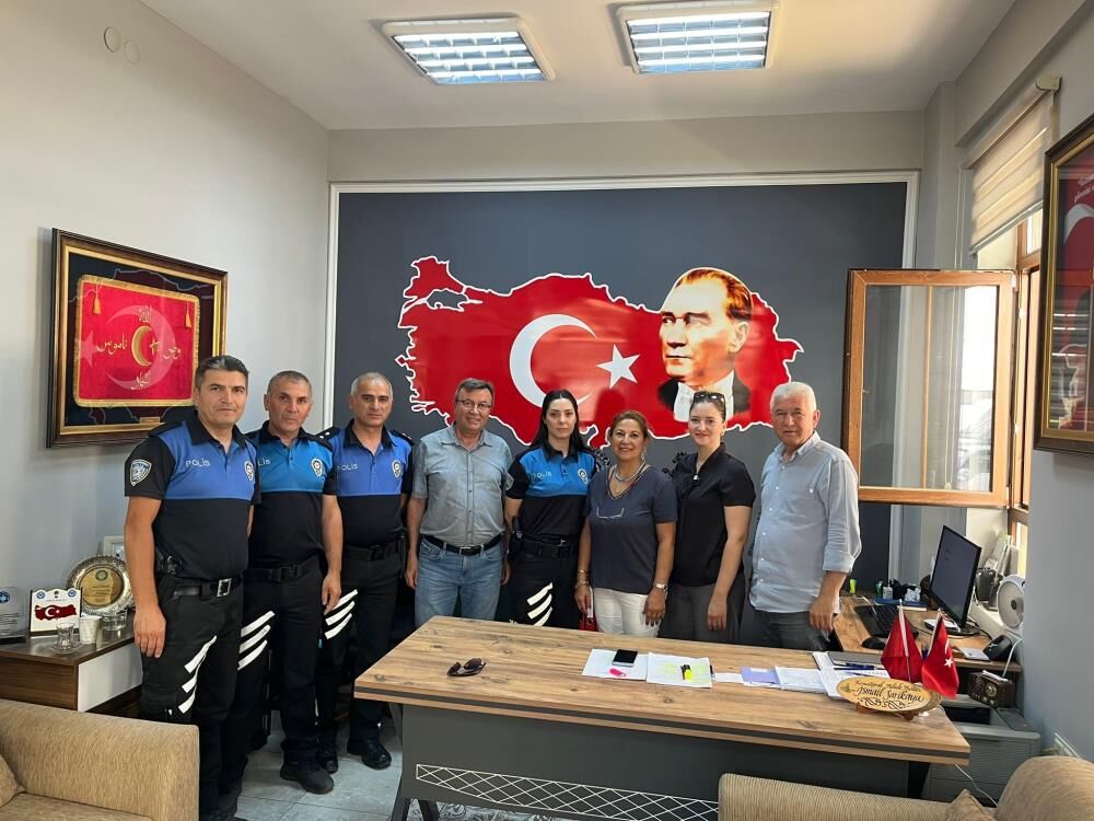 Polis ekipleri muhtarlarla toplantı yaptı