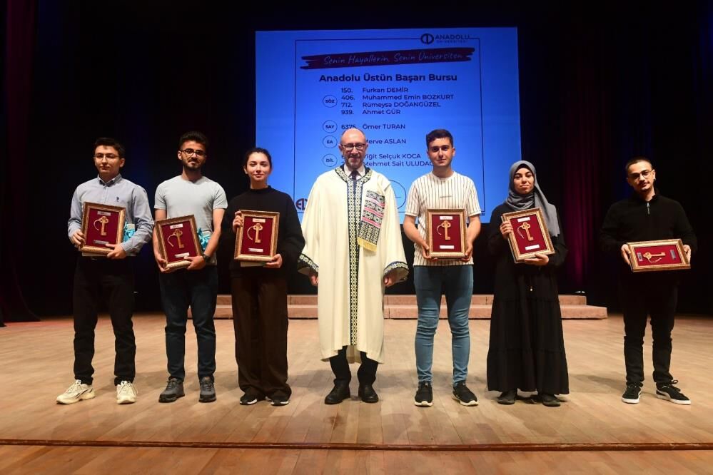 En iyilerin de tercihi Anadolu Üniversitesi