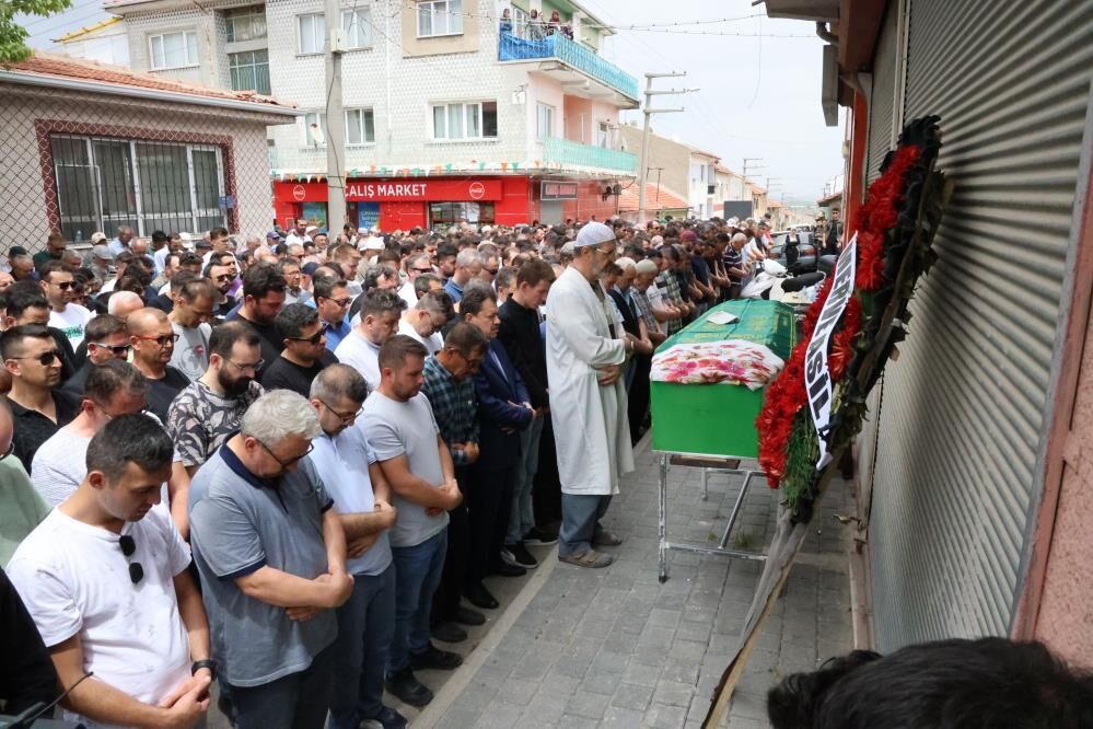 Canice katledilen anne ve oğlu aynı tabutta uğurlandı