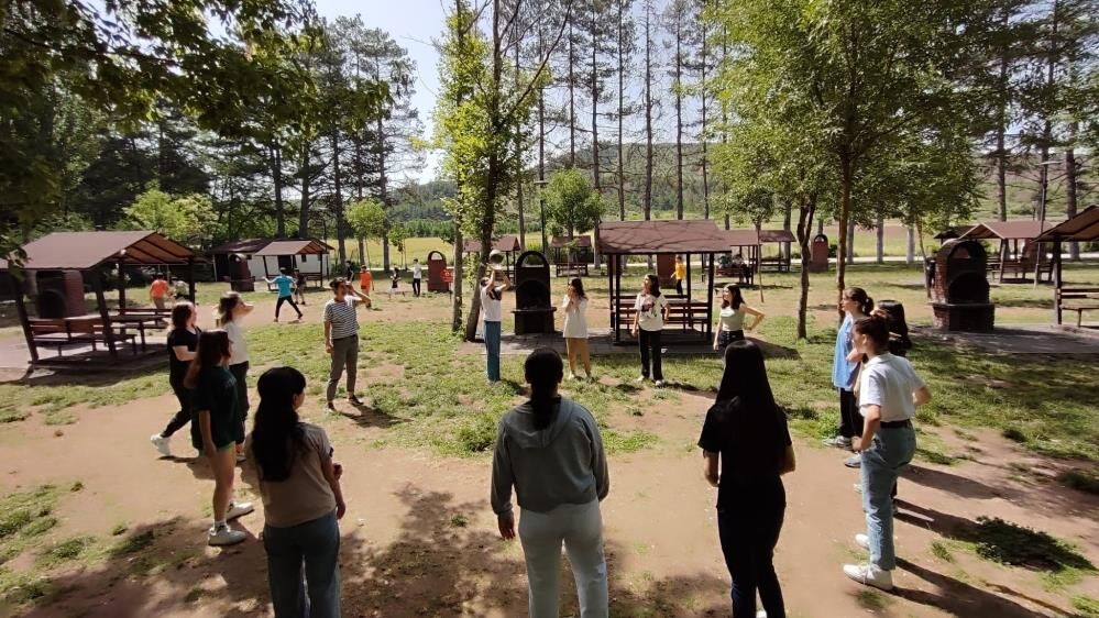 Piknik yaparak stres attılar