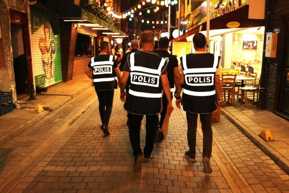 Polis ekiplerinin ‘Barlar Sokağı' denetimleri devam ediyor