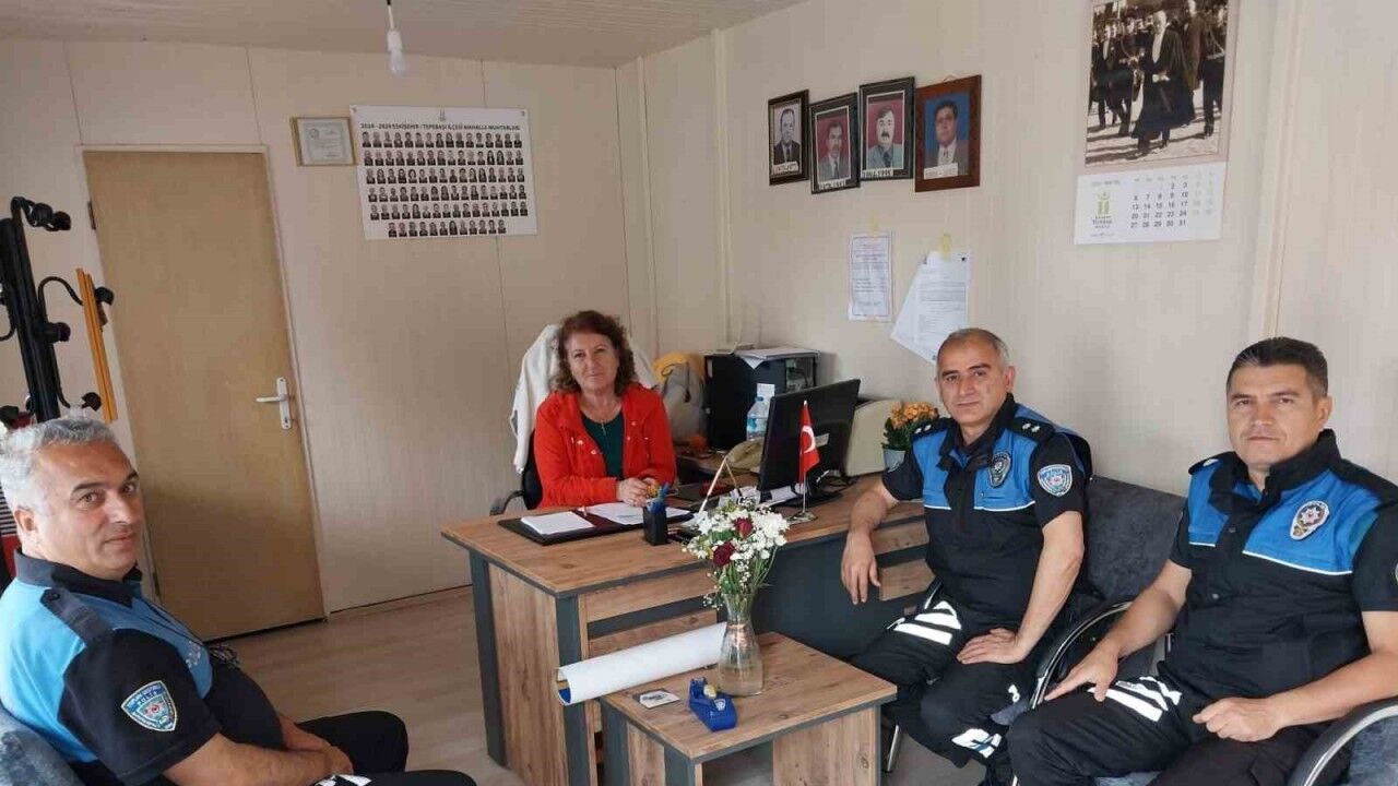 Polis ekipleri mahalle muhtarlarını ziyaret etti